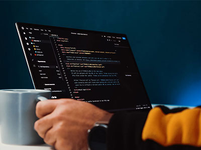 虫虫漫画像做复盘：先对齐热度挤掉信息吗，再把标题改问句（读完更清楚）